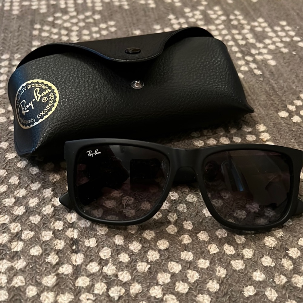 Ray-Ban